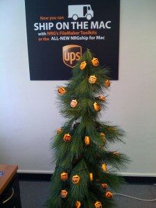 happy holidays ups tree